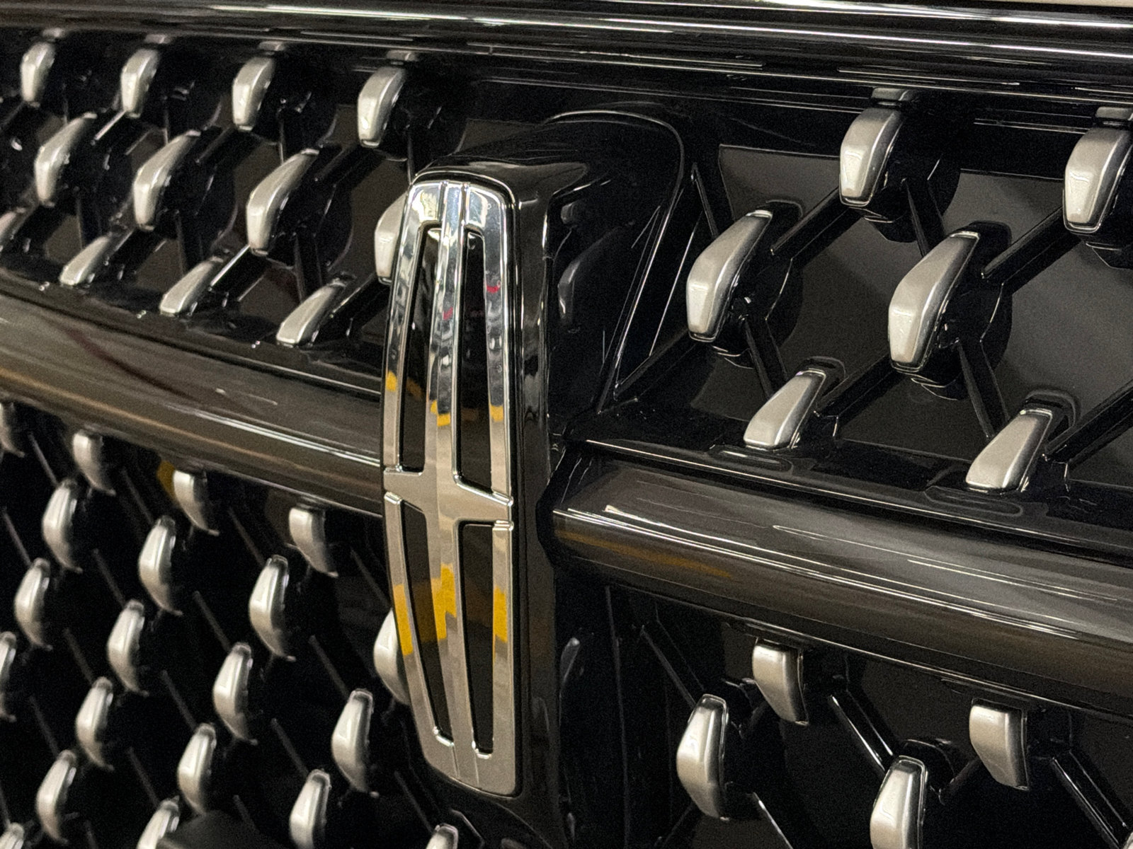 New 2026 Lincoln Nautilus Premier AWD/4WD image 13