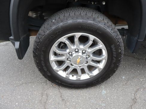 Used 2024 Chevrolet Silverado 2500 LTZ AWD/4WD image 39
