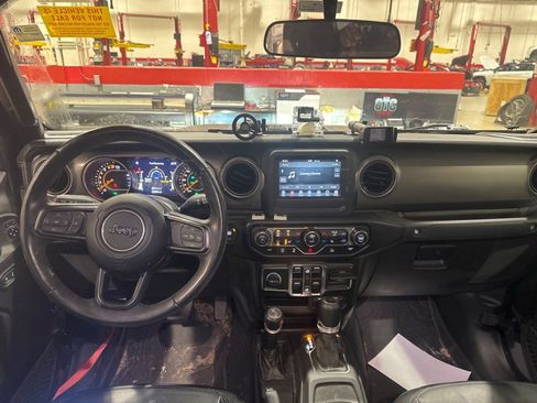 Used 2022 Jeep Gladiator Sport image 5