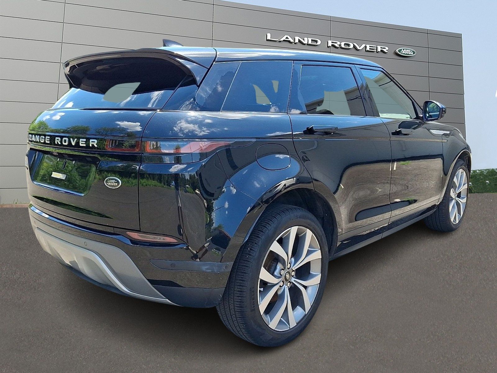 Used 2020 Land Rover Range Rover Evoque SE AWD/4WD image 2