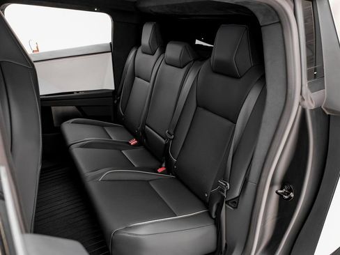 Used 2024 Tesla Cybertruck AWD Crew Cab image 38