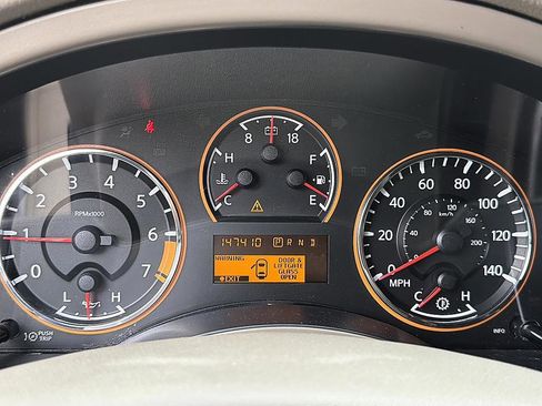 Used 2015 Nissan Armada Platinum w/ 2nd Row Captain Seat Package RWD image 15