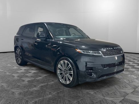Used 2025 Land Rover Range Rover Sport SE AWD/4WD image 7