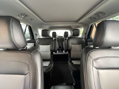 Used 2023 Ford Explorer XLT w/ Equipment Group 202A AWD/4WD image 15