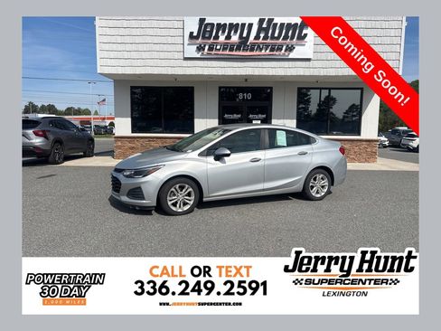Used 2019 Chevrolet Cruze LT w/ Convenience Package image 1