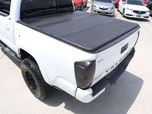 Used 2023 Toyota Tacoma SR5 AWD/4WD image 33