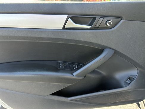 Used 2012 Volkswagen Passat 2.5 SE FWD image 22