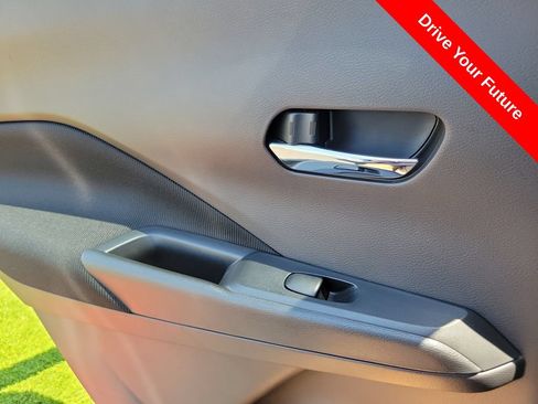 Used 2024 Nissan Kicks SV FWD image 19