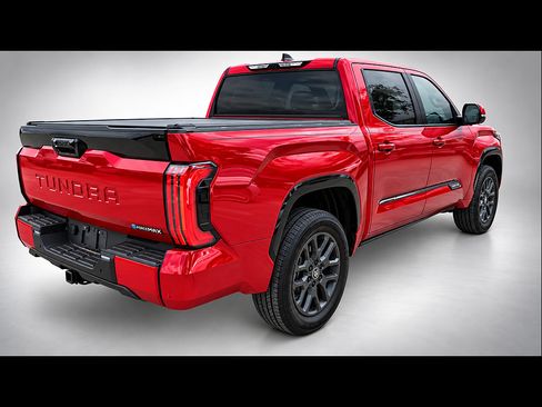 Used 2025 Toyota Tundra Platinum AWD/4WD image 4