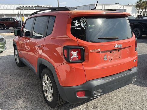 Used 2017 Jeep Renegade Latitude FWD image 9