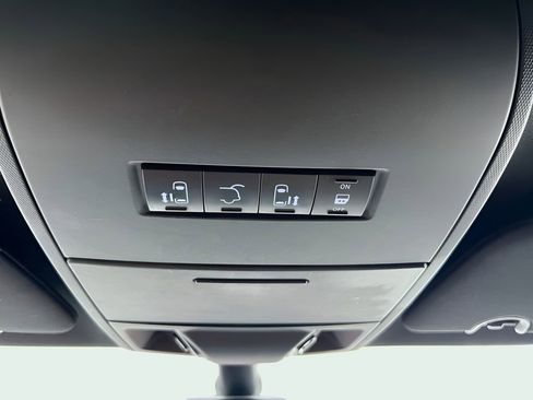 Used 2019 Dodge Grand Caravan GT FWD image 28