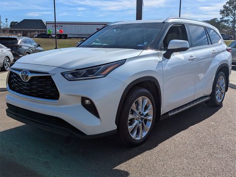 Used 2021 Toyota Highlander Limited image 6