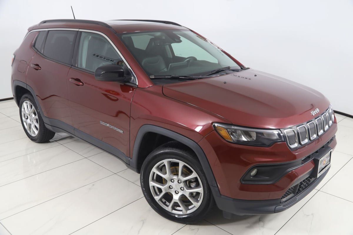 Used 2022 Jeep Compass Latitude w/ Sun and Sound Group AWD/4WD image 15