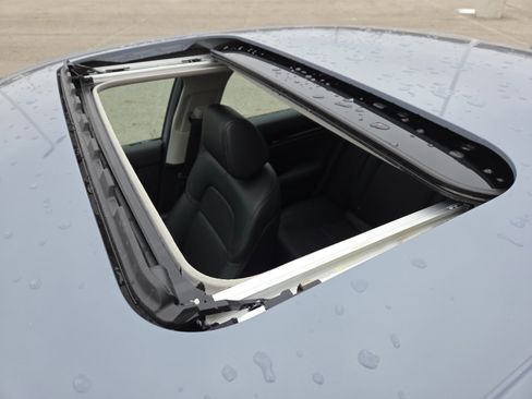 Used 2022 Honda Civic Touring image 4