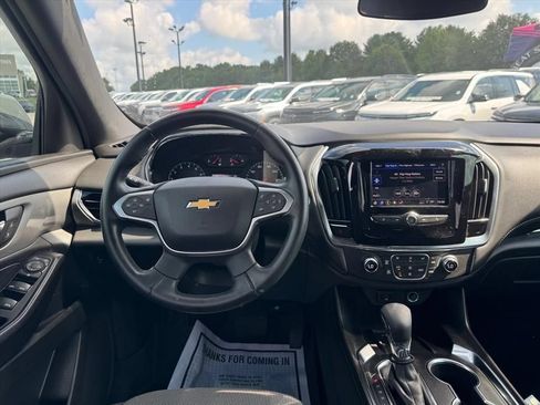Used 2023 Chevrolet Traverse LT FWD image 14