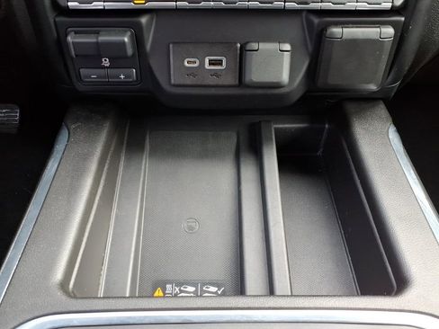 Used 2022 GMC Sierra 3500 AT4 w/ AT4 Preferred Package image 19