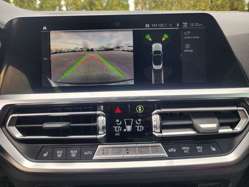 Used 2022 BMW M440i Convertible w/ Premium Package image 28