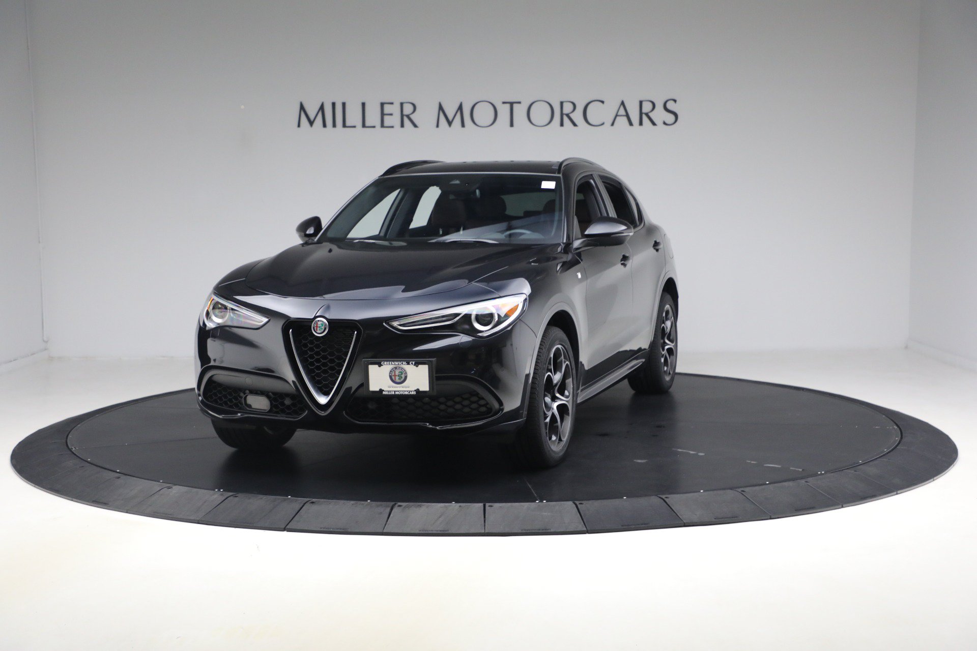 Used 2023 Alfa Romeo Stelvio Ti AWD/4WD image 3