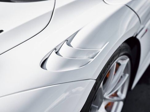 Used 2024 McLaren 750S image 9