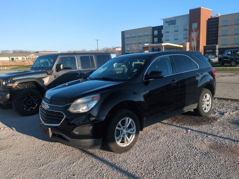 Used 2017 Chevrolet Equinox LS image 1