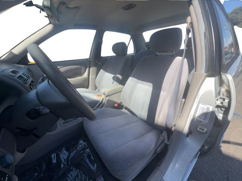 Used 2001 Toyota Corolla LE FWD image 10