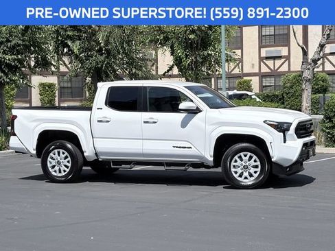 Used 2026 Toyota Tacoma SR5 AWD/4WD image 4