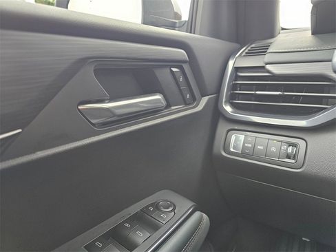 Used 2025 GMC Acadia AT4 w/ Super Cruise Package image 28