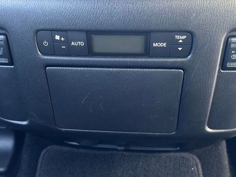 Used 2022 Nissan Armada Platinum w/ Captain's Chairs Package image 20