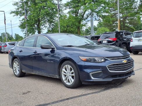 Used 2016 Chevrolet Malibu LT FWD image 3