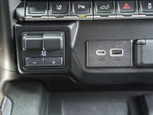 Used 2023 GMC Sierra 3500 Denali AWD/4WD image 35