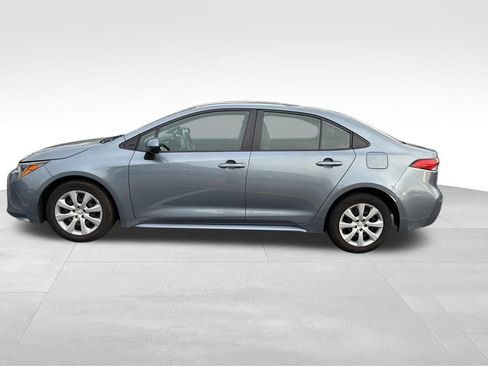 Used 2023 Toyota Corolla LE FWD image 2