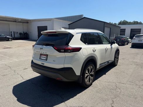 Used 2021 Nissan Rogue SV w/ Premium Package FWD image 7