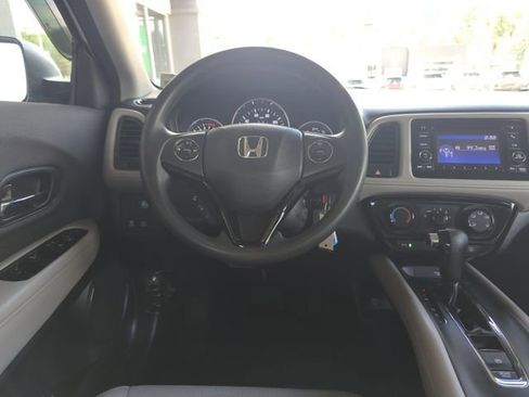 Used 2020 Honda HR-V LX image 17