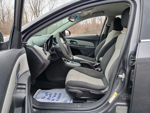 Used 2011 Chevrolet Cruze LS w/ Connectivity Package image 15