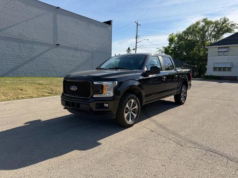 Used 2019 Ford F150 XL w/ Equipment Group 101A Mid AWD/4WD image 3