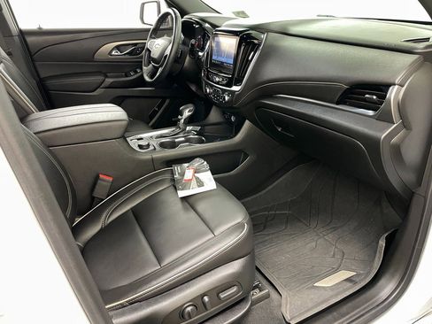 Certified 2023 Chevrolet Traverse Premier w/ LPO, Floor Liner Package image 42