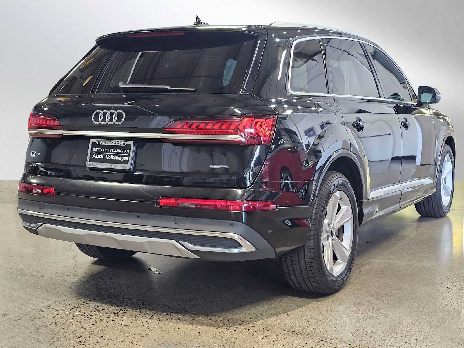 Used 2023 Audi Q7 2.0T Premium Plus w/ Premium Plus Package AWD/4WD image 3