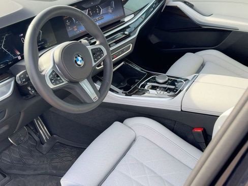 Used 2025 BMW X5 xDrive40i w/ M Sport Package image 4