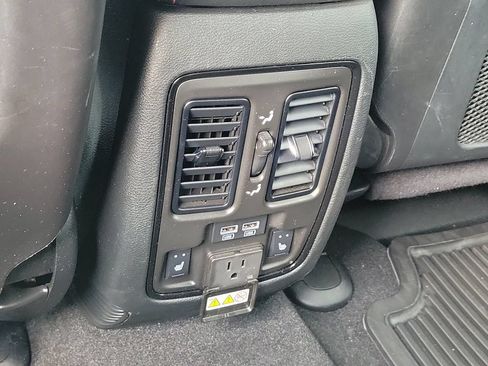 Certified 2025 Dodge Durango GT AWD/4WD image 12