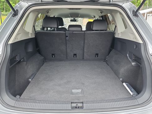 Used 2020 Volkswagen Tiguan SE AWD/4WD image 30