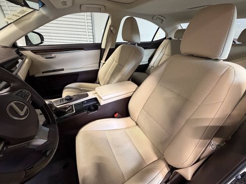 Used 2017 Lexus ES 350 w/ Premium Package FWD image 8