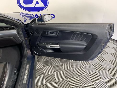 Used 2018 Ford Mustang Premium RWD image 31