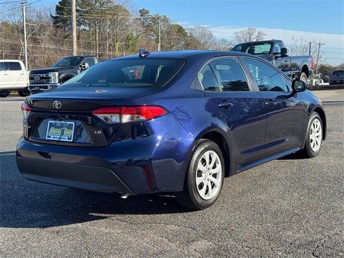 Used 2024 Toyota Corolla LE image 3