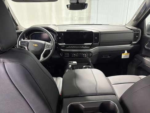 New 2026 Chevrolet Silverado 1500 LTZ w/ LTZ Premium Package AWD/4WD image 3
