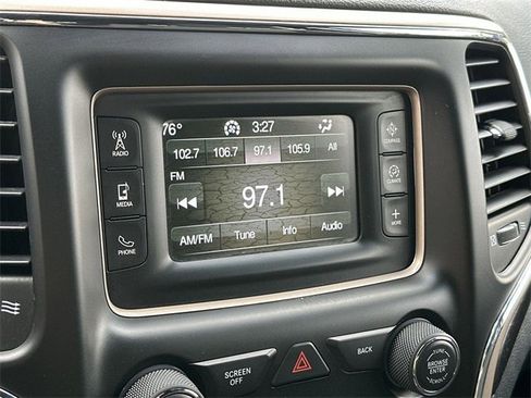 Used 2016 Jeep Grand Cherokee Laredo image 12