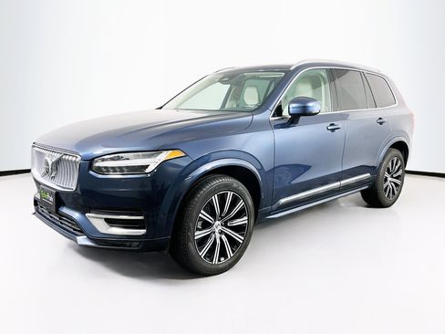Used 2024 Volvo XC90 B5 Plus image 3