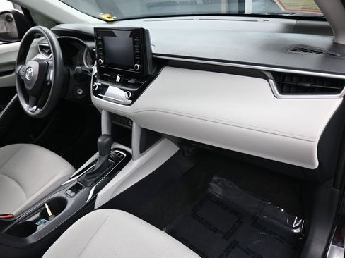 Used 2022 Toyota Corolla Cross L FWD image 38