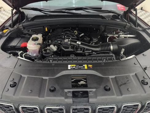 Used 2025 Jeep Grand Cherokee Laredo X RWD image 38