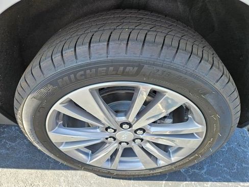 Certified 2025 Cadillac XT5 Premium Luxury image 14