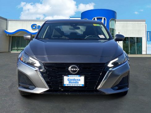 Used 2023 Nissan Altima 2.5 S image 2